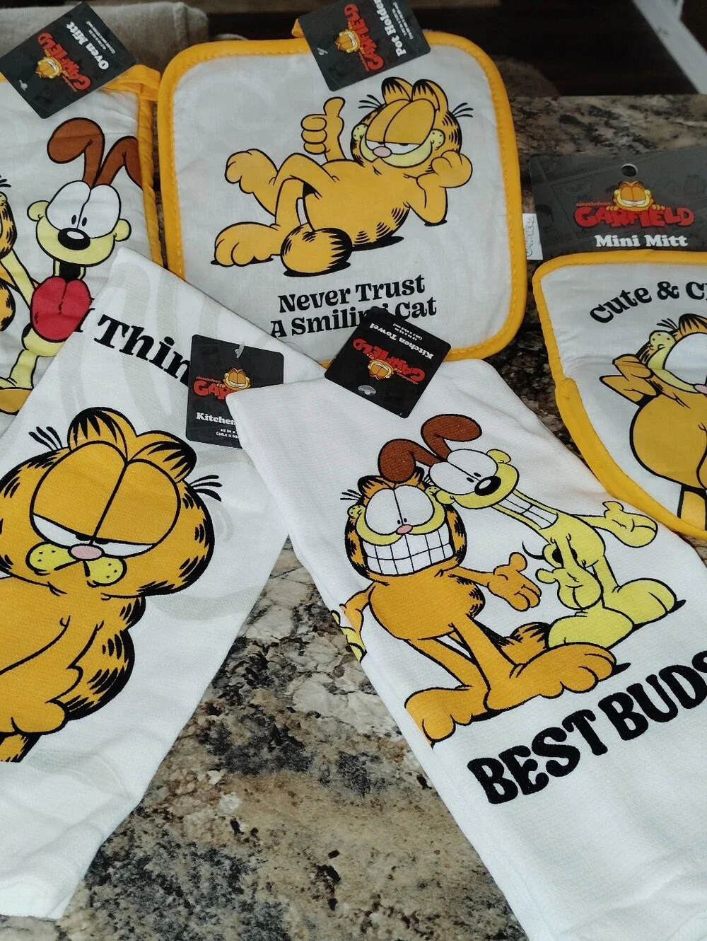 Garfield Yellow Cotton Kitchen Towel & Pot Holder Set New